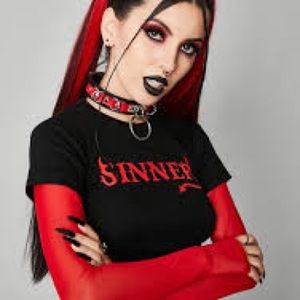 Widow sinner graphic tee